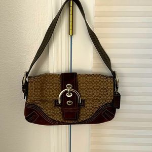 Adorable coach classic!!! Silver detail